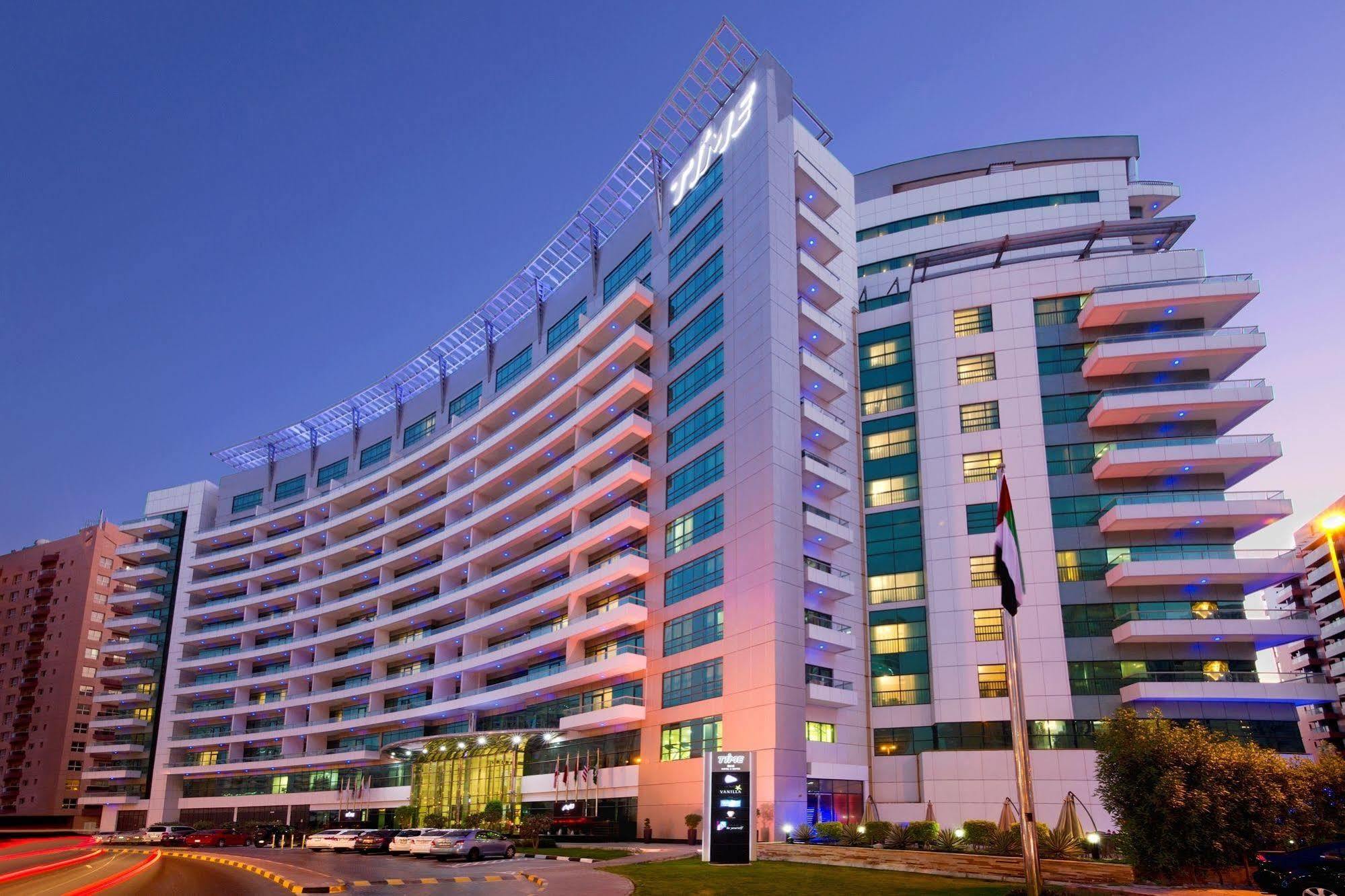 Time Oak Hotel & Suites Dubai Esterno foto